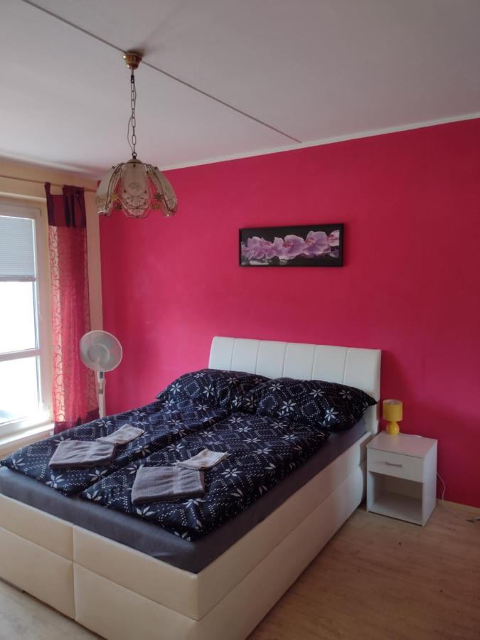 Apartmens Kv Карловы Вары Экстерьер фото