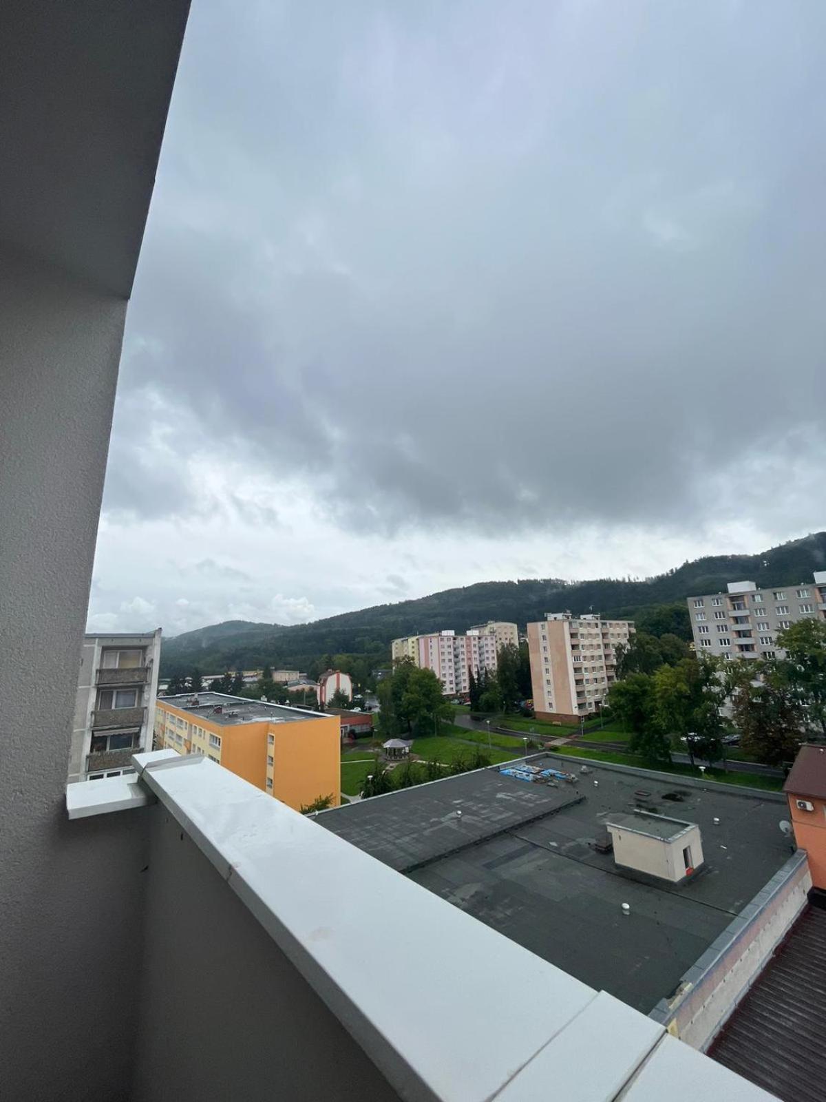 Apartmens Kv Карловы Вары Экстерьер фото